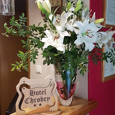 Hôtel Chrobry à Szprotawa Extérieur photo
