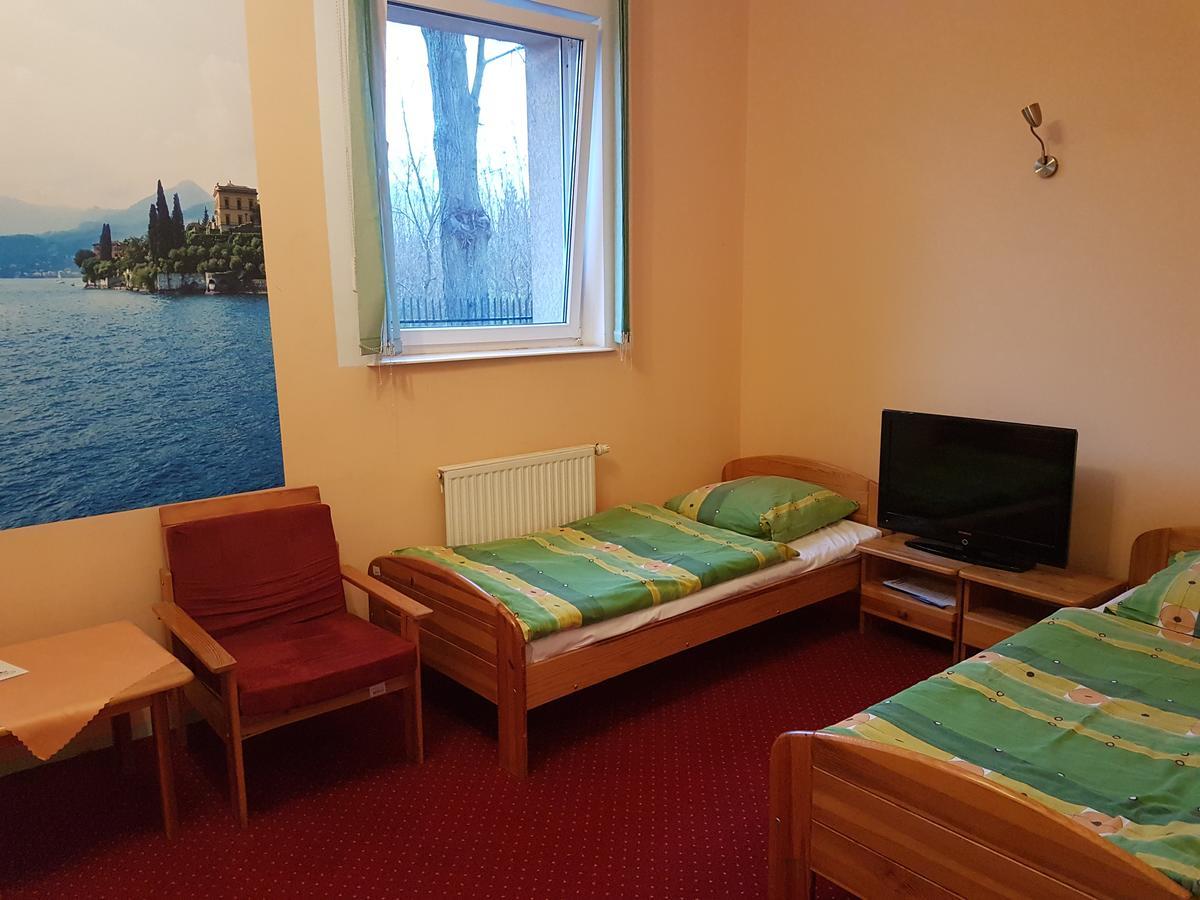 Hôtel Chrobry à Szprotawa Extérieur photo