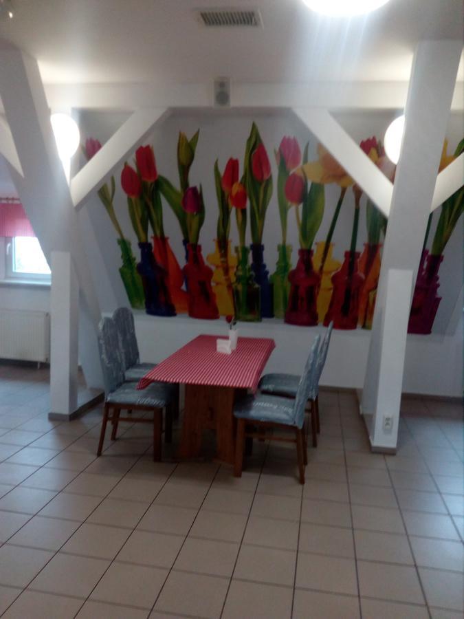 Hôtel Chrobry à Szprotawa Extérieur photo